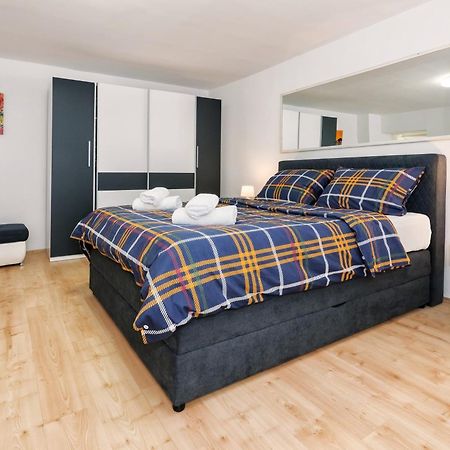 Relaxing 2Bd Apartment, Ground Floor - Walk To Old Town Split Exterior photo