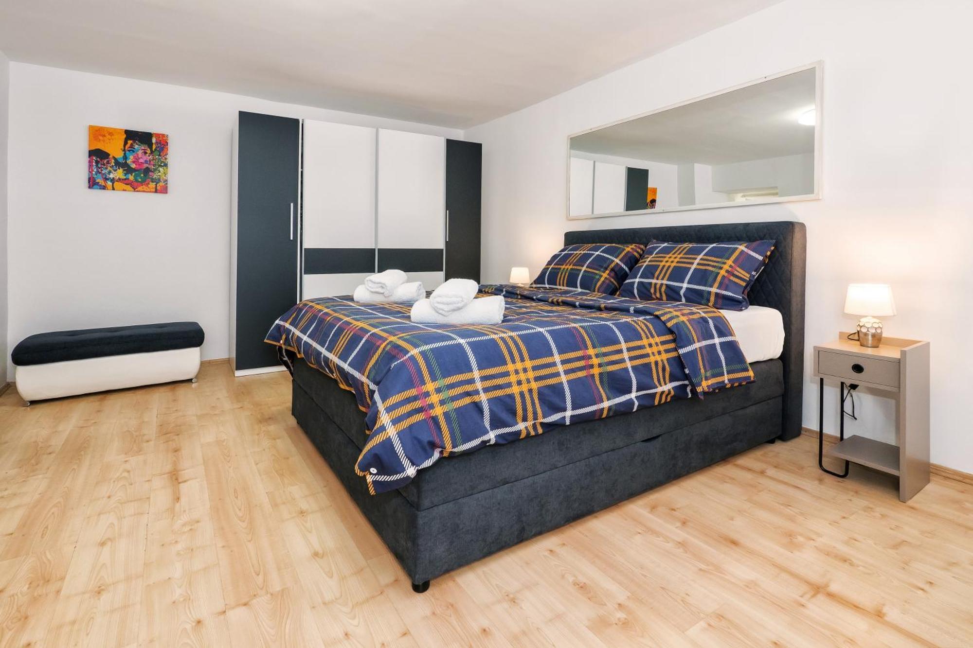 Relaxing 2Bd Apartment, Ground Floor - Walk To Old Town Split Exterior photo