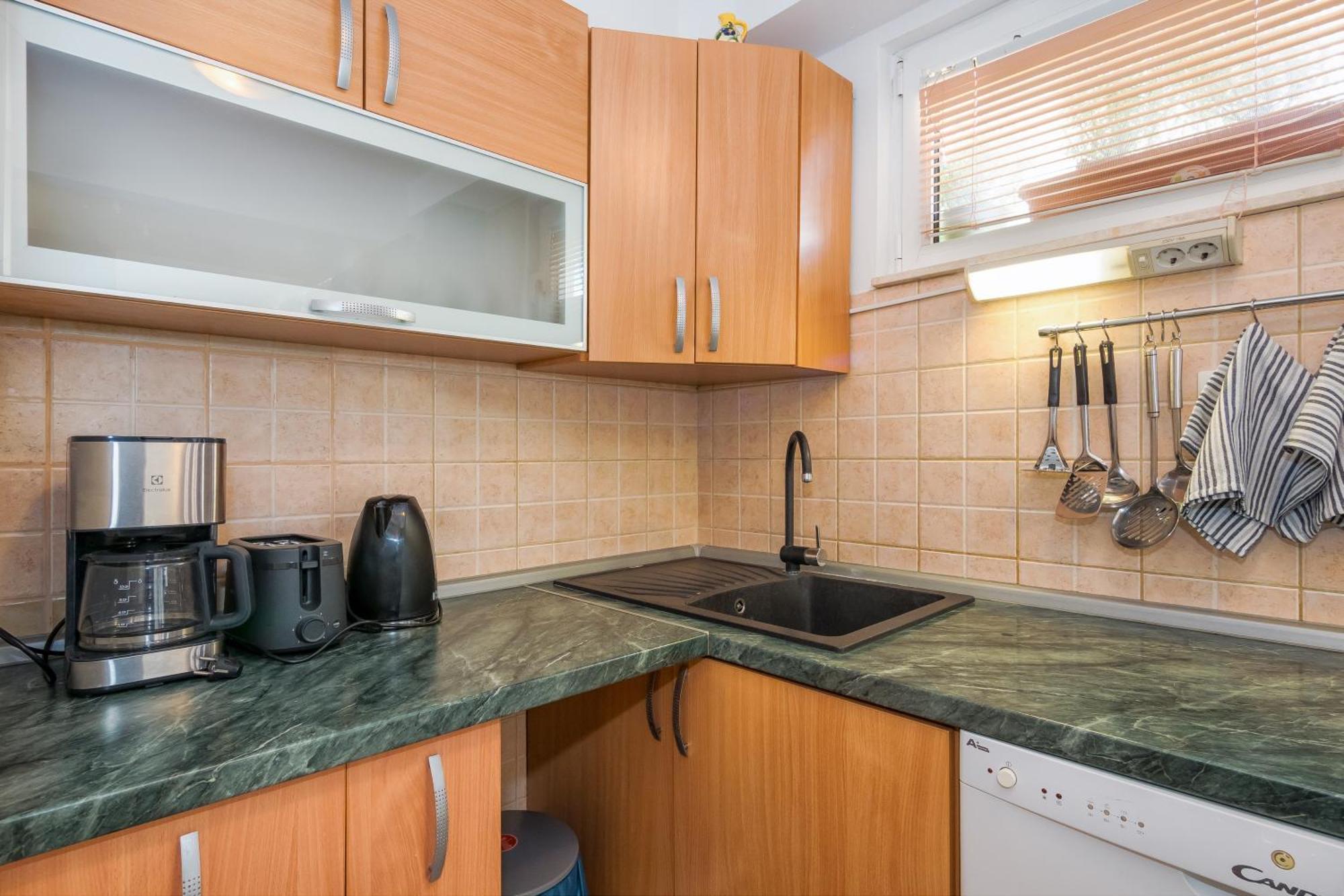 Relaxing 2Bd Apartment, Ground Floor - Walk To Old Town Split Exterior photo