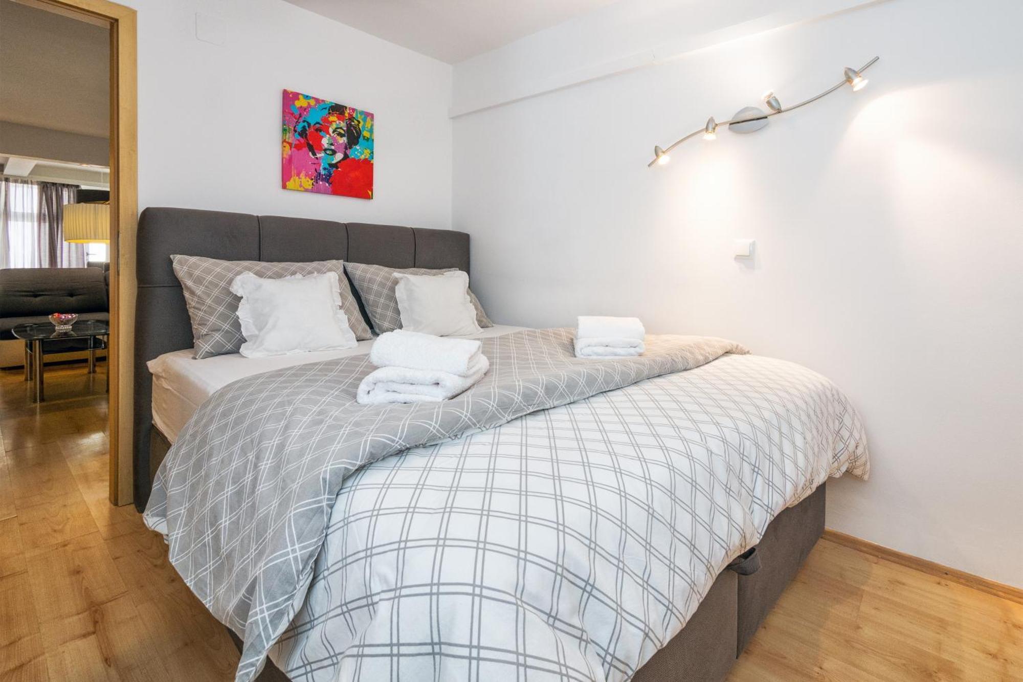 Relaxing 2Bd Apartment, Ground Floor - Walk To Old Town Split Exterior photo